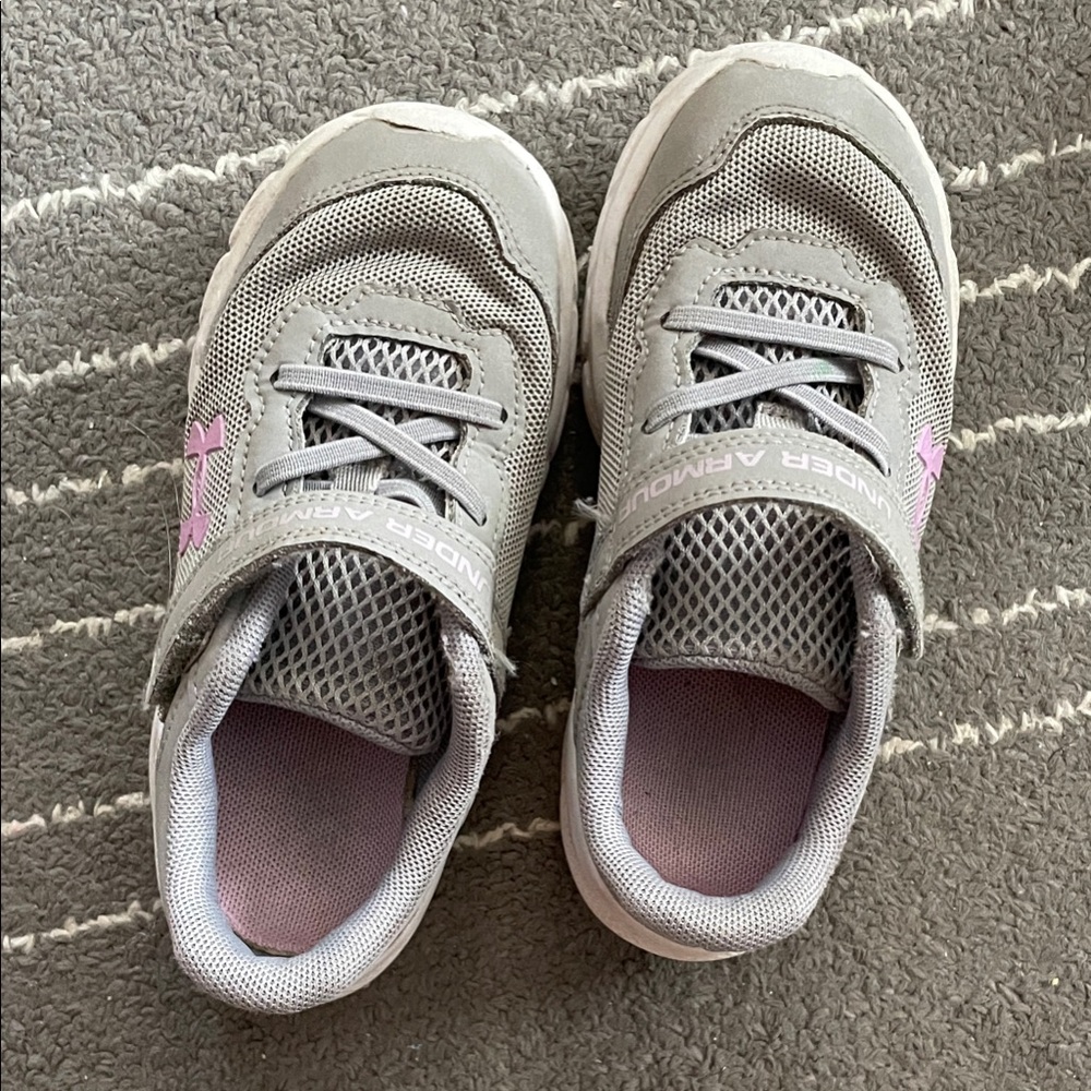 Under Armour Kids Sneakers in Gray and Pink